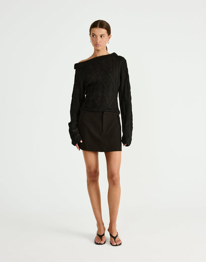 Loch Long Sleeve Top (Black)