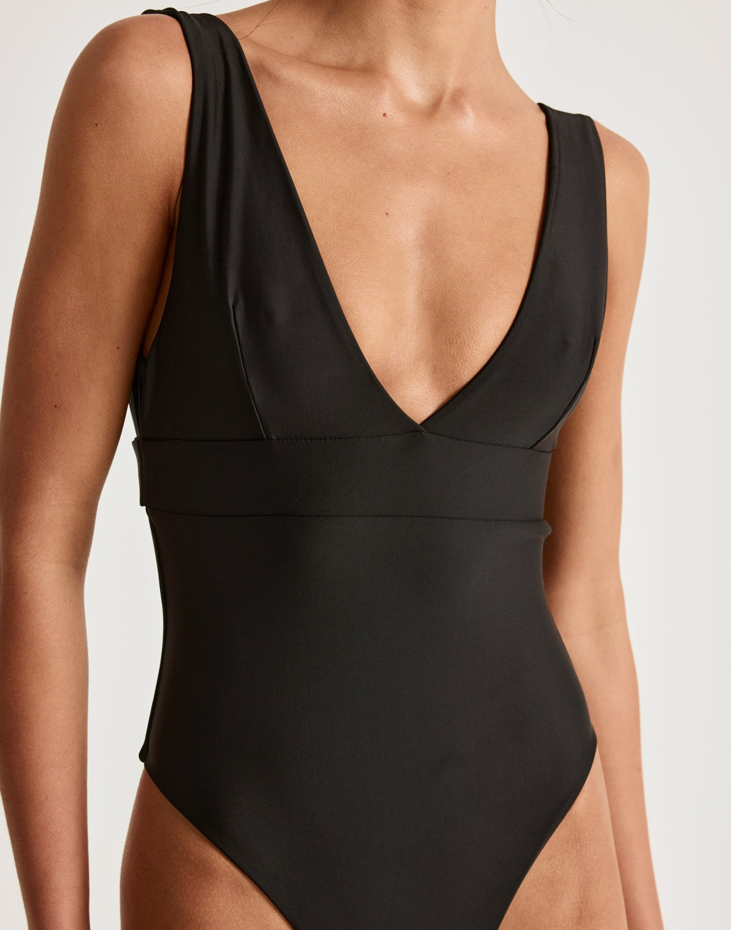 Sade One Piece (Black)