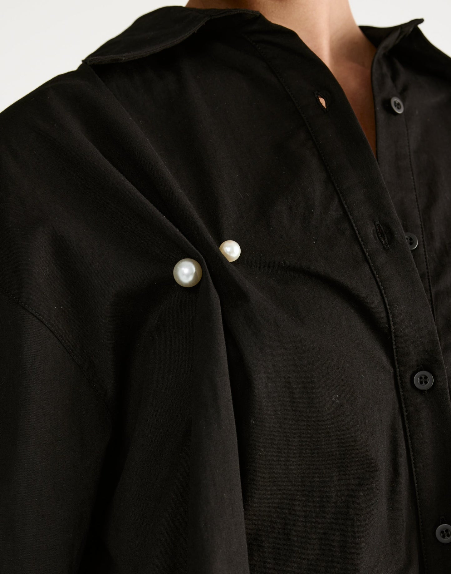 Estelle Brooch (Gold/Pearl)