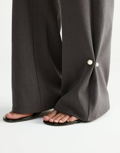 Estelle Brooch (Gold/Pearl)